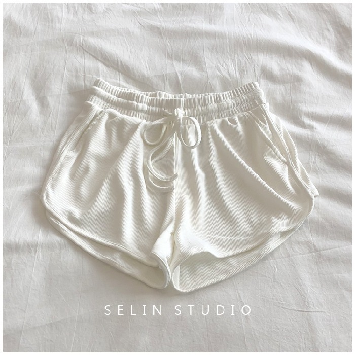 Picture of Ice Silk Threaded Shorts Women's Summer Korean-style Loose Tight Waist Wide Leg Pants Elastic Sports Pants Slim-fit Hot Pants Women's Clothing