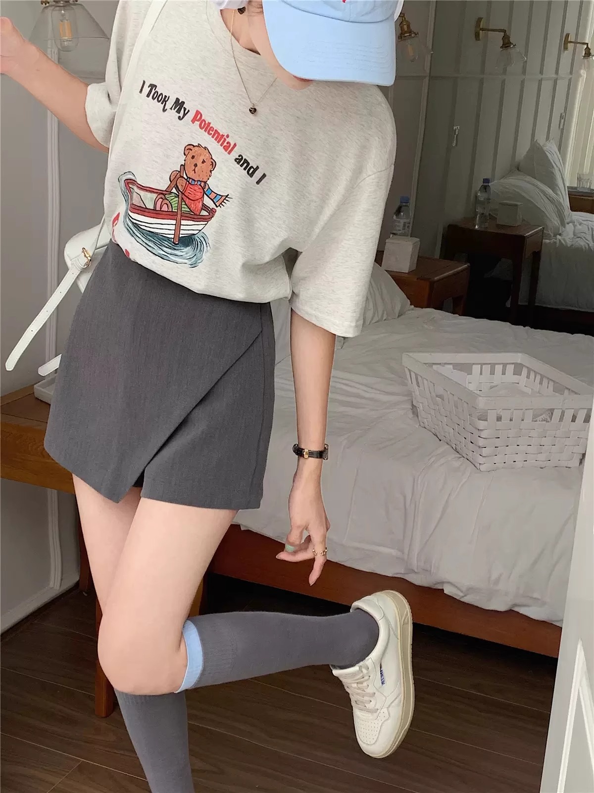 Black Suit Bust Skirt 2024 Autumn High Waist Hip Covering A- Line Short Skirt Anti-Light Elegant Casual Hip Skirt