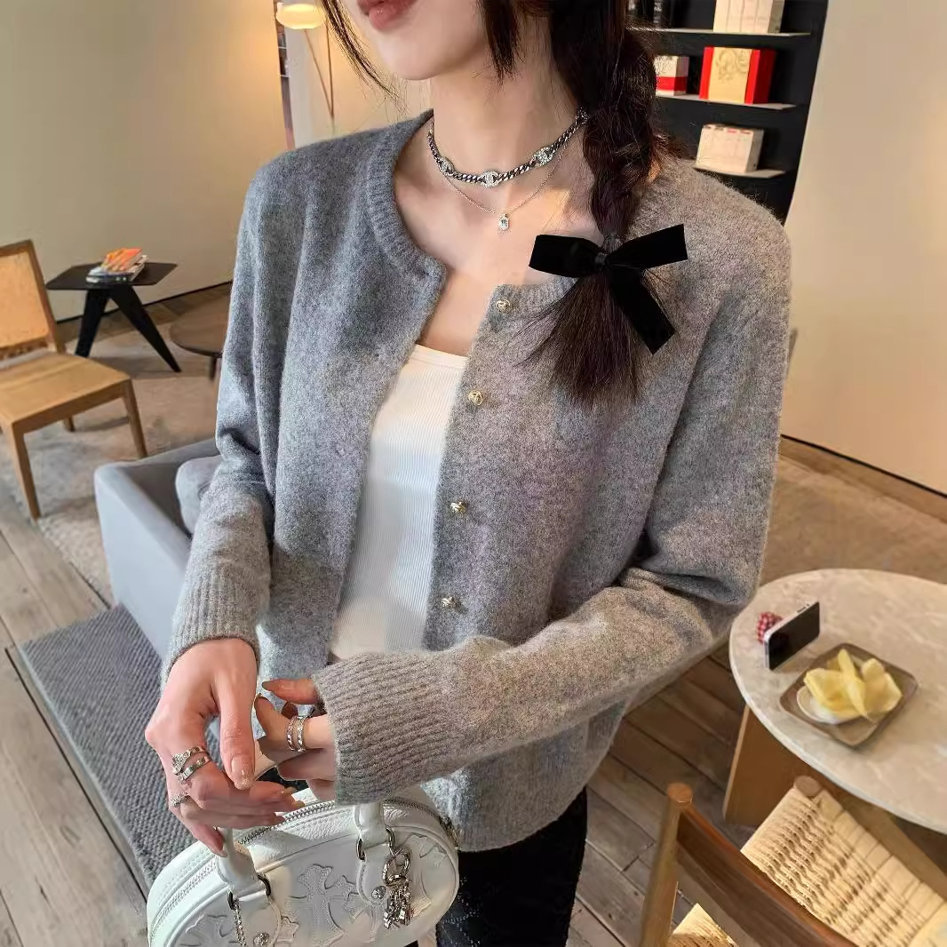 Nuomi Round Neck Knitwear Cardigan for Women Spring 2024 New Loose Soft Waxy Wool Outwear Knitwear Light Gray