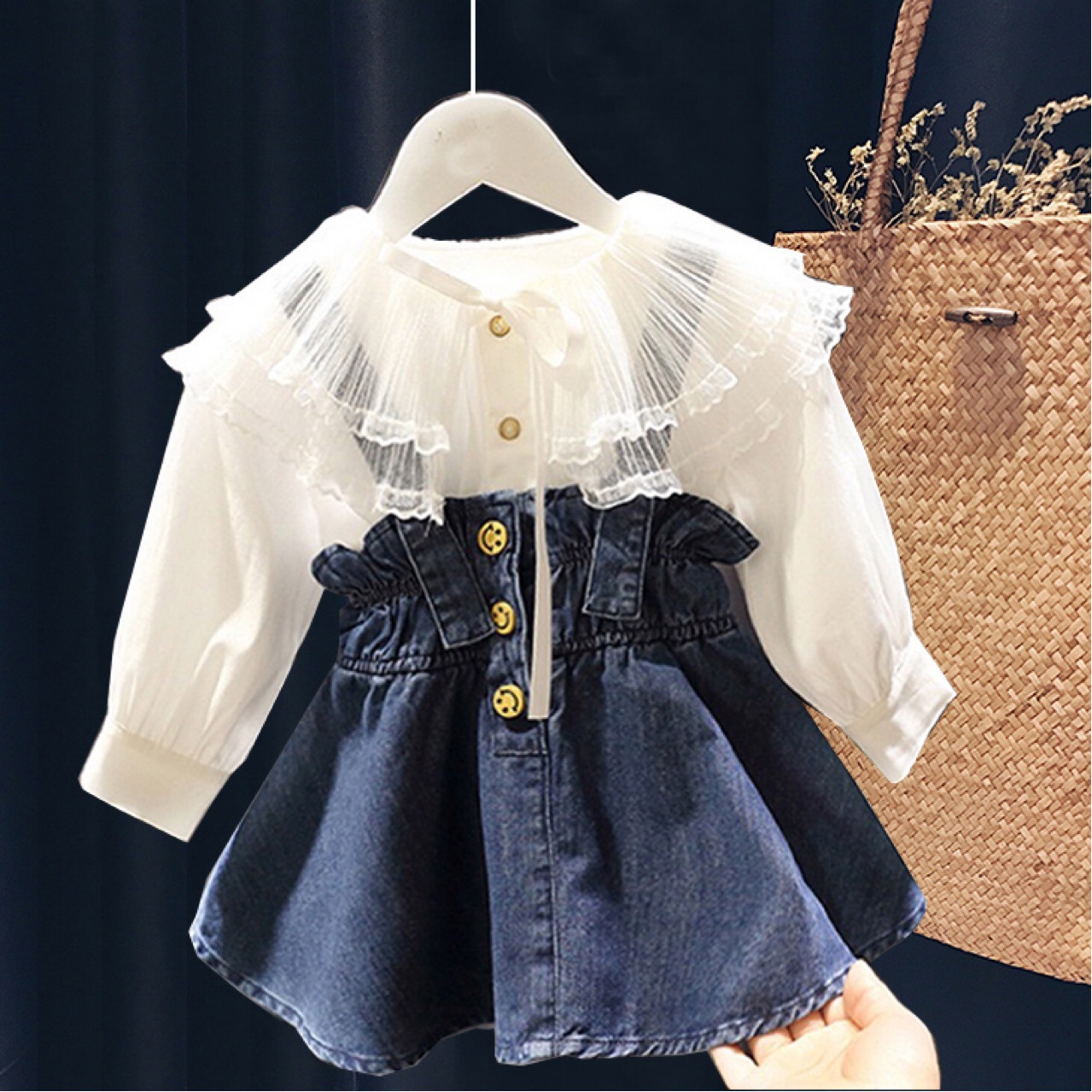 Picture of 2021 Korean Style Spring and Autumn Fashion Children's Suit Girl's Lace Collar Shirt Fishtail Strap Skirt Two-Piece Set YY64