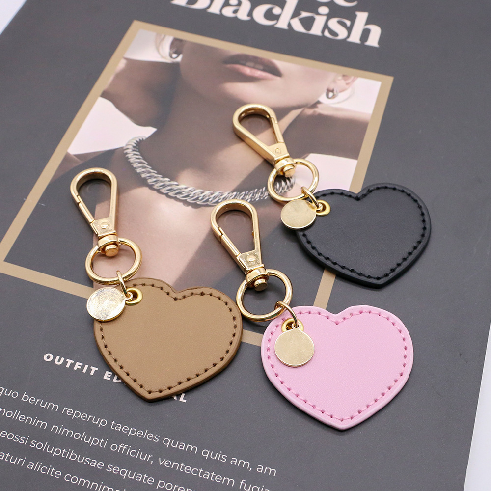 New PU Leather Heart Keychain Bag Pendant Pendant Nordic Fashion Decorative Accessories Amazon Supply