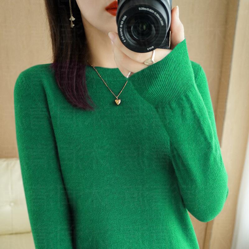 Picture of New Autumn and Winter Round Neck Knitwear Women's Pullover Knitwear Pure Color Long-Sleeved Women's Thin Inner Short Bottoming Shirt