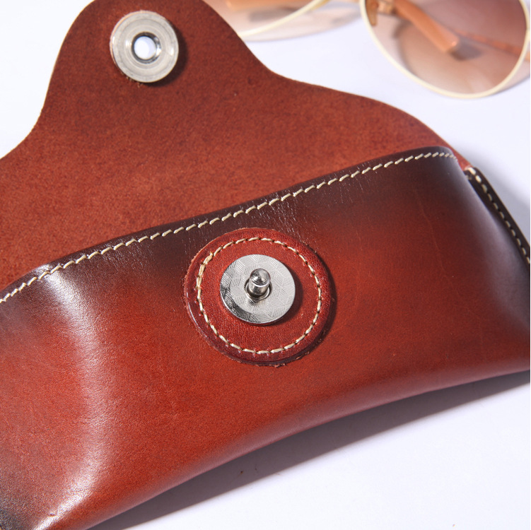 Picture of 2025 New High-end Glasses Case Genuine Leather Original Vintage Handmade Glasses Case Vegetable Tanned Leather Fish-eye Buckle Glasses Bag