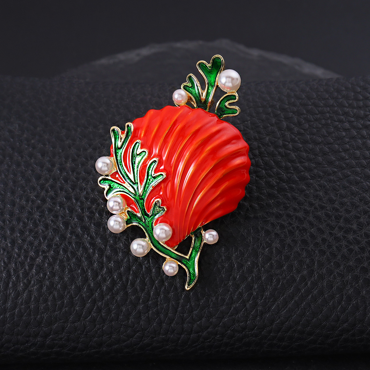 New Pearl Shell Coral Brooch High-end Exquisite Fashion Enamel Clothing Jacket Jewelry Pin Corsage Wholesale
