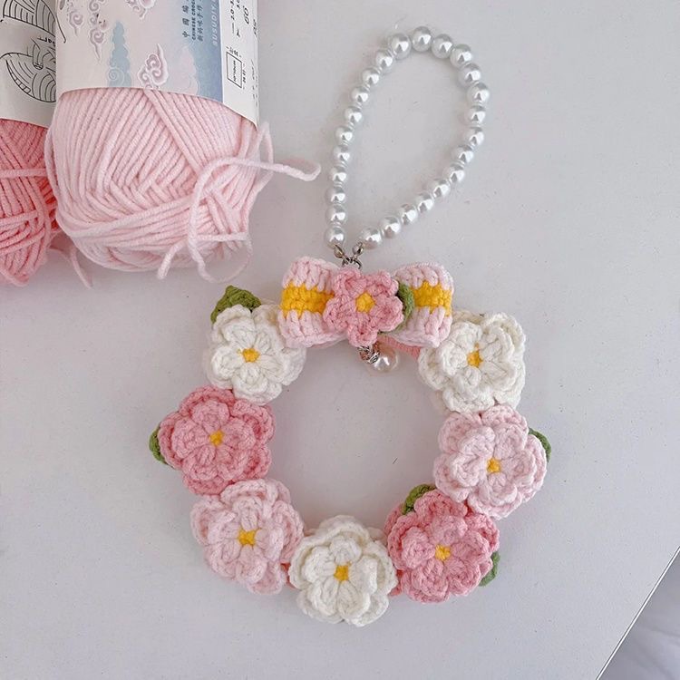 Spring girlfriend camellia woven wreath pendant gift handmade wool crochet material bag DIY keychain hook
