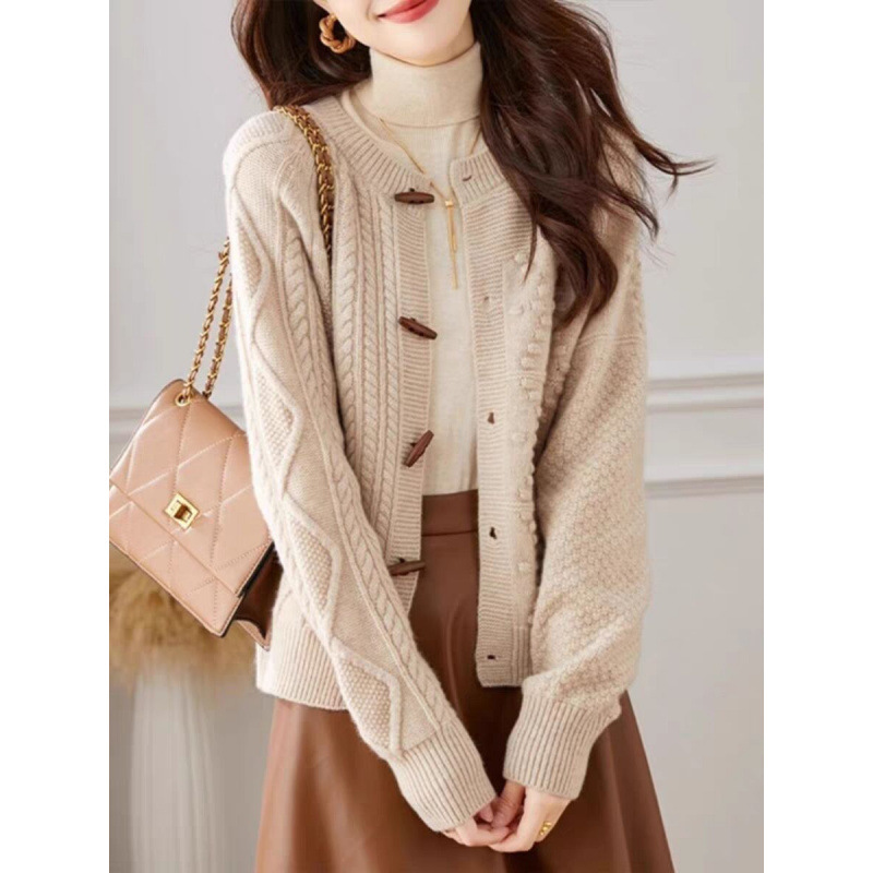 2024 Early Autumn New Twist Sweater Coat Women's Loose Simple Horns Knitted Cardigan Vintage Commuter Top