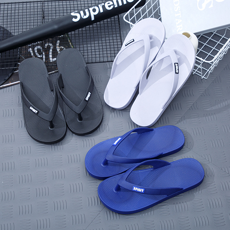 Four Seasons Outdoor Leisure Simple Fashion Home PVC Flat Heel Plastic Flip-Flops Daily Beach Sandals