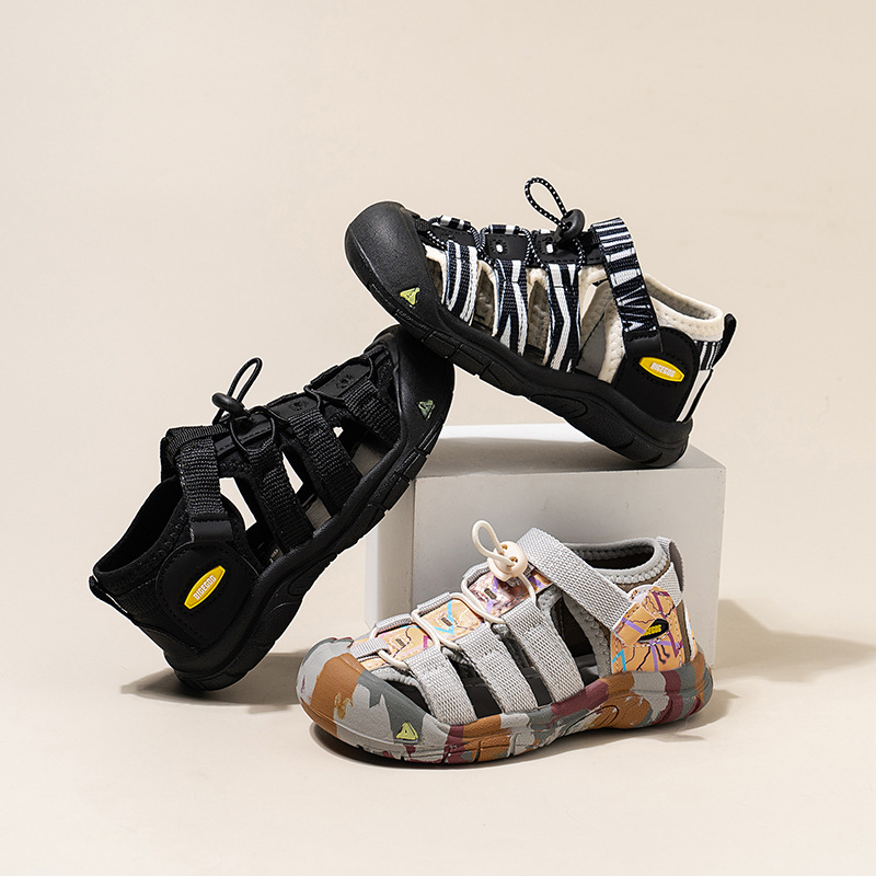 Boys' Baotou Sandals 2025 New Summer Sports Beach Shoes Soft Sole Children's Shoes Girls' Shoes Ugly Cute