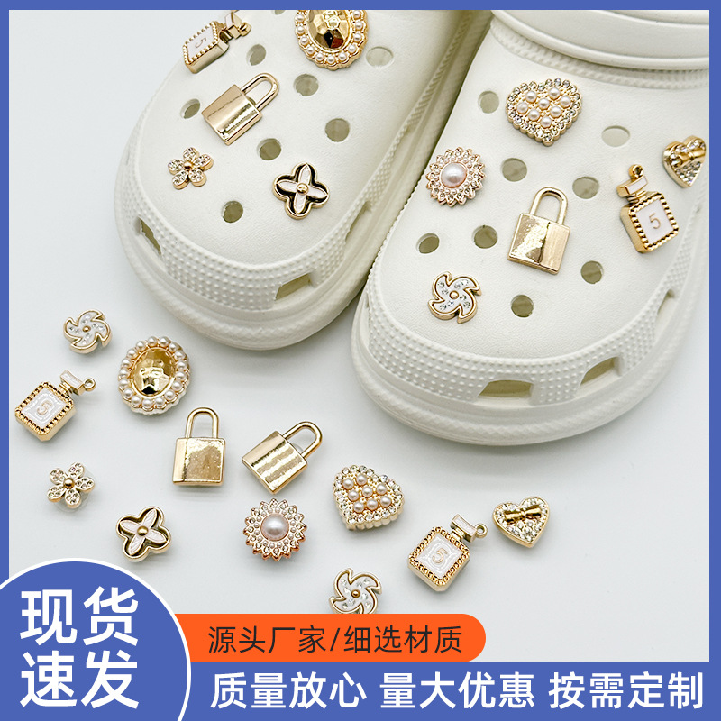 Cross-border explosions hole shoes DIY decorative buckle small fragrance flower jewelry key shoe flower removable suit wholesale