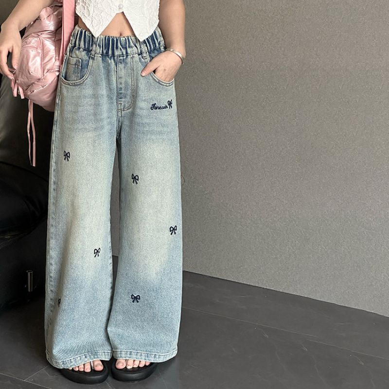Picture of 2506 Bow Embroidered Jeans