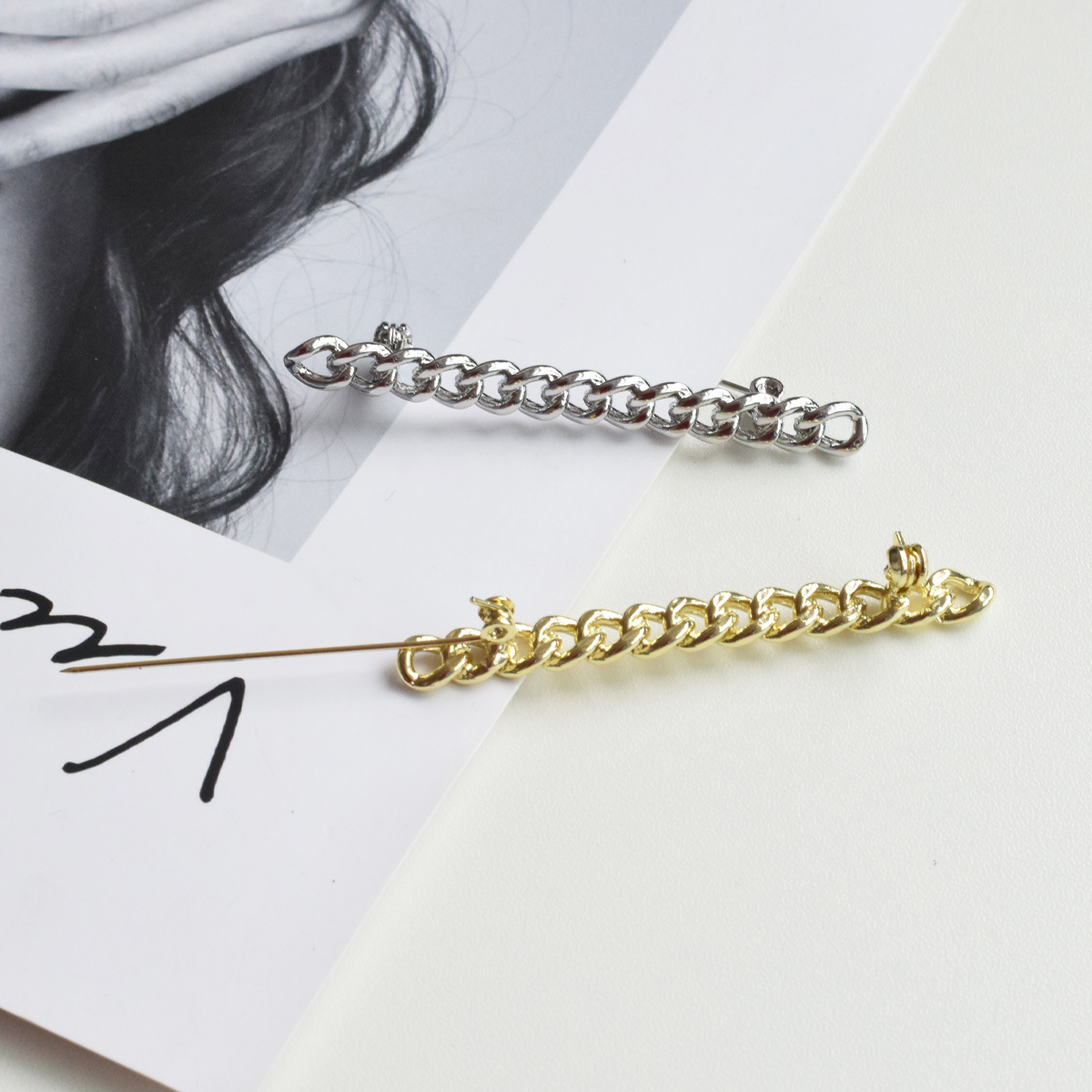 Picture of Dark Style Twist Chain Brooch Pin Women's Strap Pants Waistline Decorative Chain Punk Style Suit Accessories