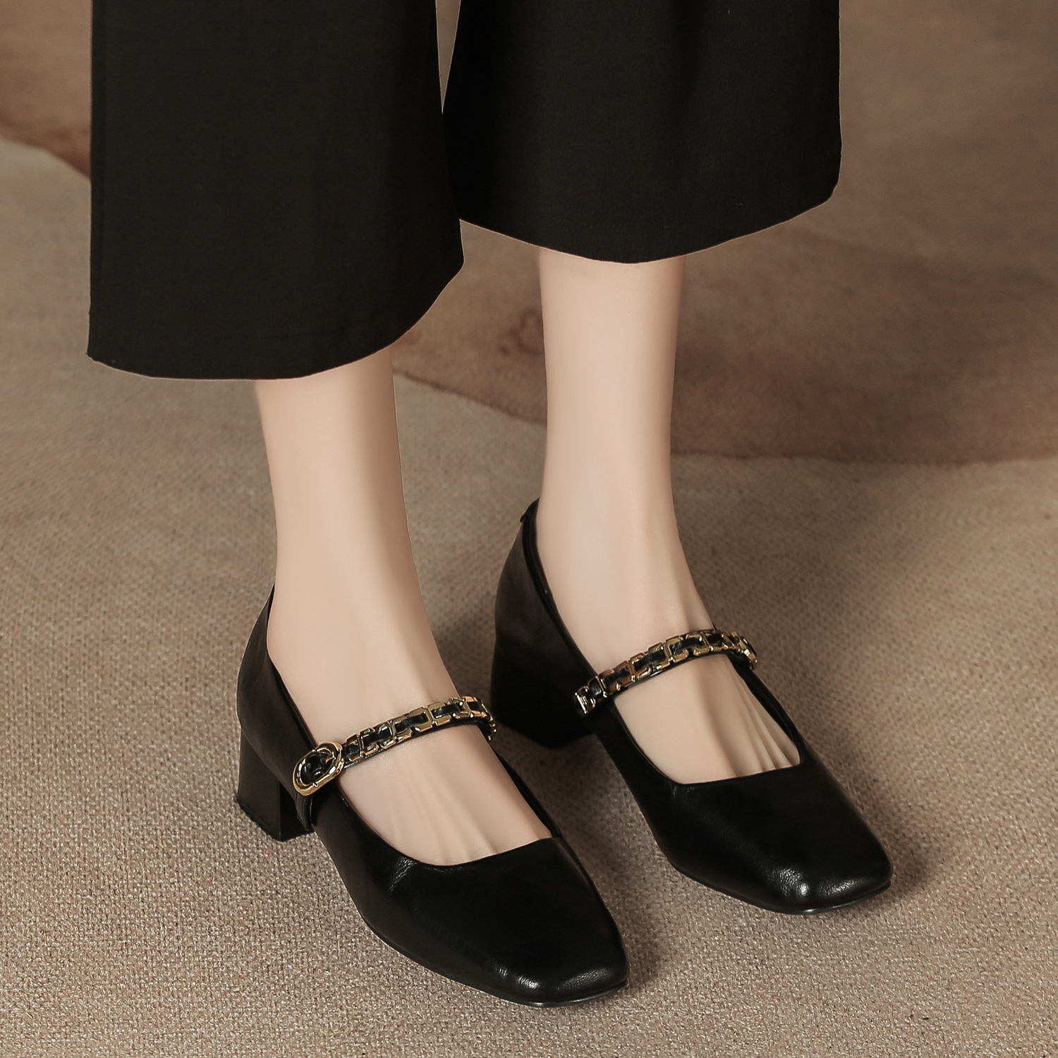 New Autumn and Winter High Heels Soft Leather French Retro Metal One-Strap Mary Jane Thick Heel Square Toe Black Flats for Women