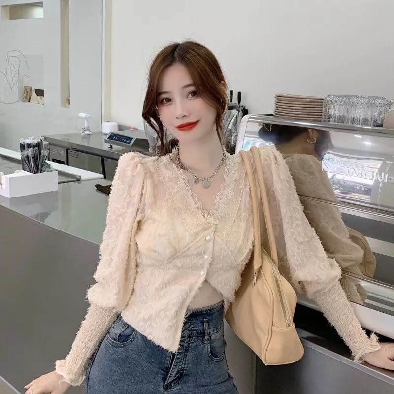 Design Sense Niche apricot Shirt Collar Inner fleece-lined Lace Base Shirt Short Celebrity Ladies Chanel Style Top Women