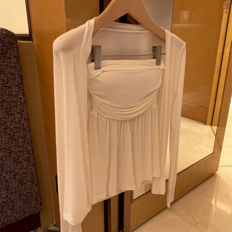 Picture of South Korea's Dongdaemun New Style Thin Slightly See-Through Long-Sleeved Sun Protection Cardigan Jacket + Slim Mo Chest Two-Piece Set for Women