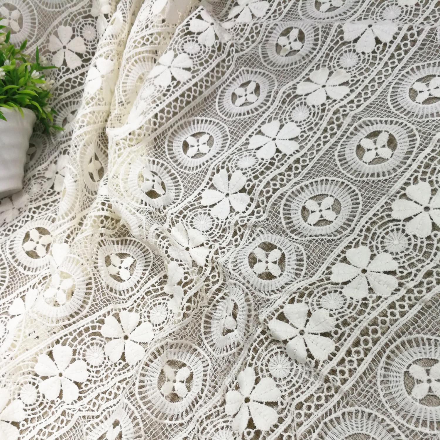 Hollow Hook Pattern Water-Soluble Embroidery Lace Fabric Geometric Pattern Clothing Lace Wedding Dress Fabric Quilting Embroidery