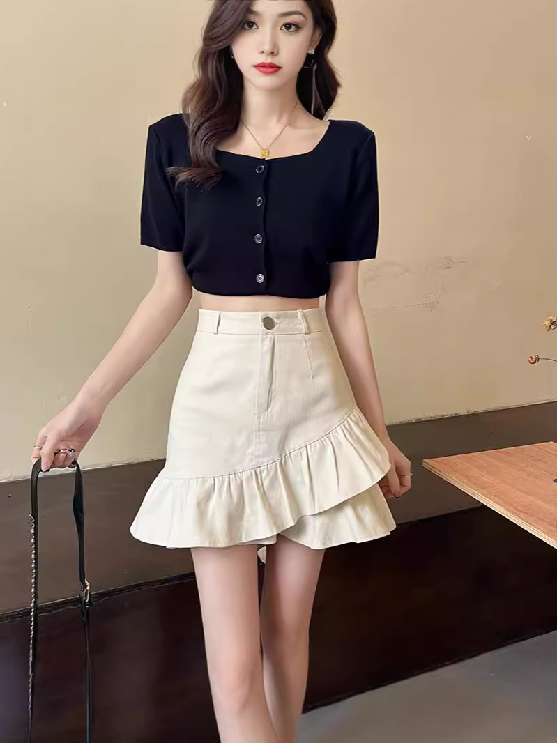 Picture of Small Irregular Ruffled Skirt 2024 Summer High Waist A- shaped Hip Slim White Denim Skirt for Women