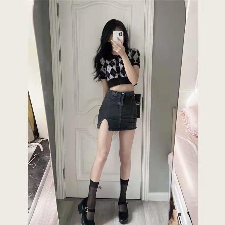 Summer K-style Slim a-line Skirt, Trendy and Fashionable, anti-exposure Slit Black Denim Skirt for Women 2024 New Style