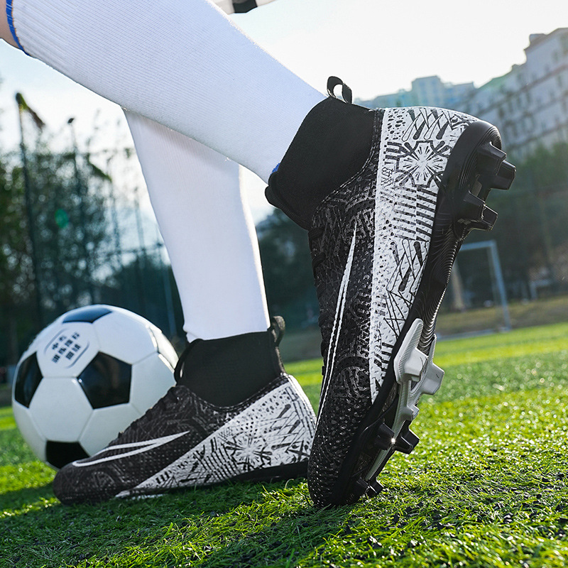 Picture of Football Shoes Children's Training Special Assassin Ronaldo Summer Breathable Non-slip Competition sneaker High-top AG Spike TF