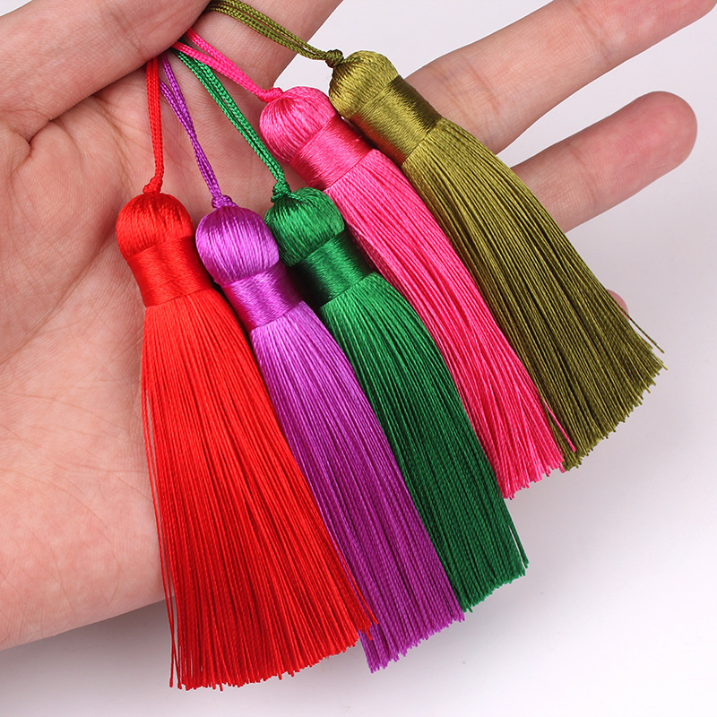Vertical ice silk 8cm short fat tassel ear accessories clothing bag bun bookmark tassel hanging ear accessories wholesale