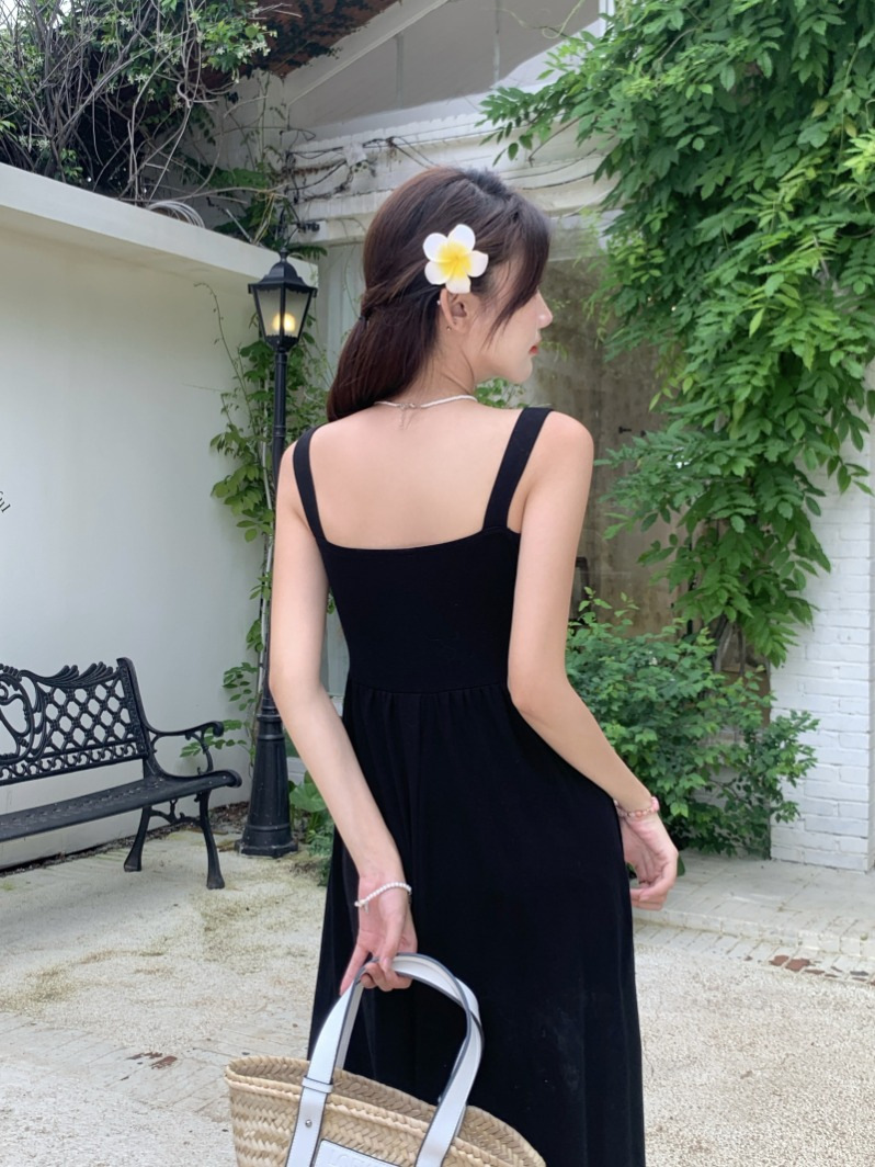 Picture of Women's 2024 Summer Black Sleeveless Sling dress Exquisite Design Niche High-grade Backless Long Dress