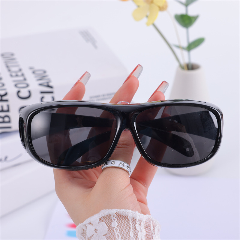 Picture of New Cycling Glasses Tv Sunglasses Windproof and Sandproof Labor Protection Glasses Night Vision Driving Glasses European and American Cross-Border Tv Sunglasses