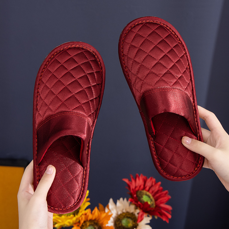 Picture of Wedding Cotton Slippers Accompanying Bride Morning Gown Slippers Festive Red Wedding Cotton Slippers Advanced Light Luxury