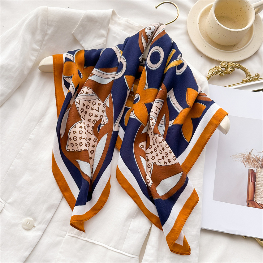 European and American New Vintage Small Square Thin Silk Scarf Luxury Chain Herringbone Pattern Imitation Velvet Shawl Scarf Women's Scarf