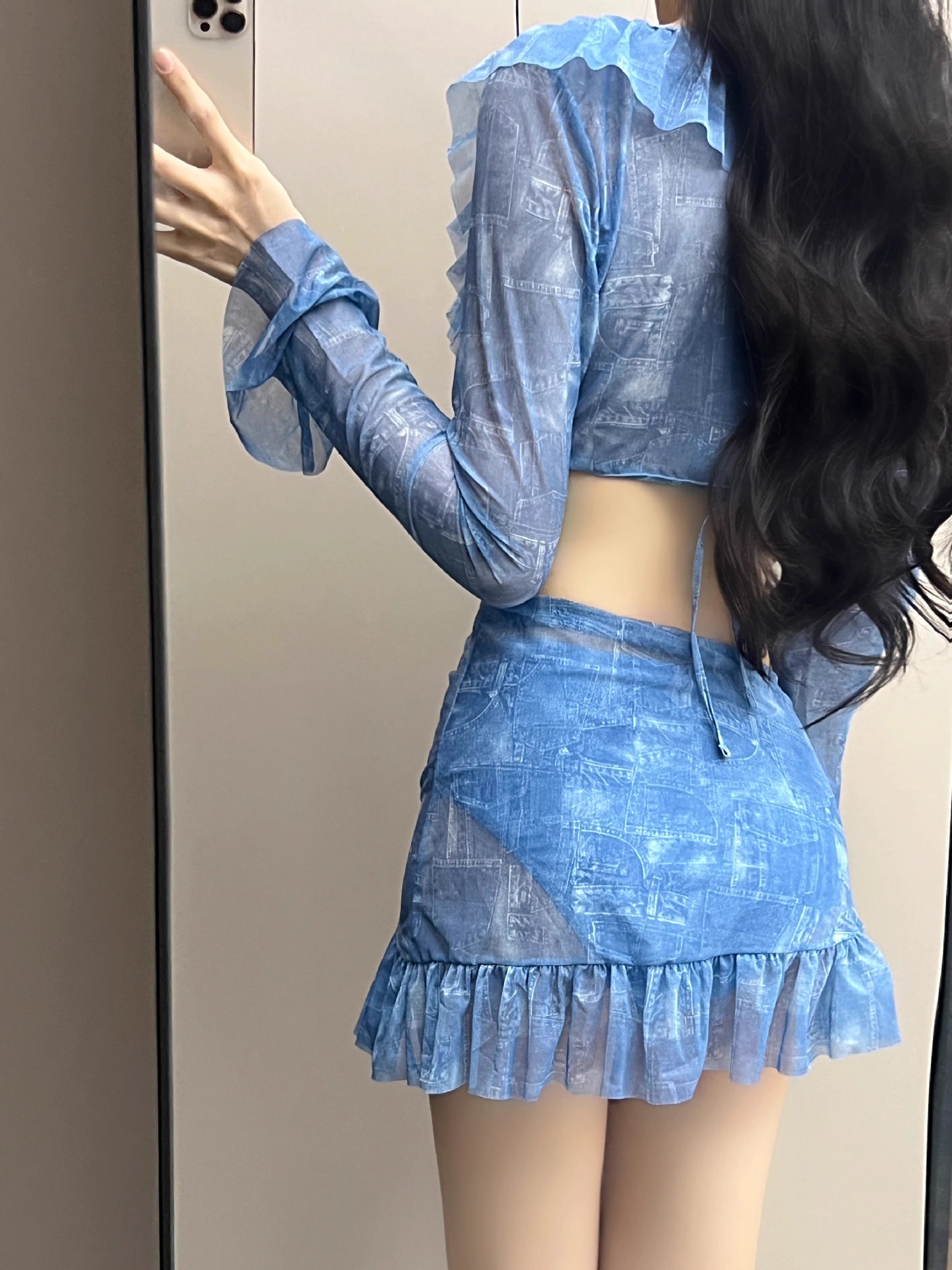 Picture of 2025 New Long-Sleeved Bikini Four-Piece Swimsuit Female Sexy Bikini Beach Seaside Vacation Swimsuit Hot Spring