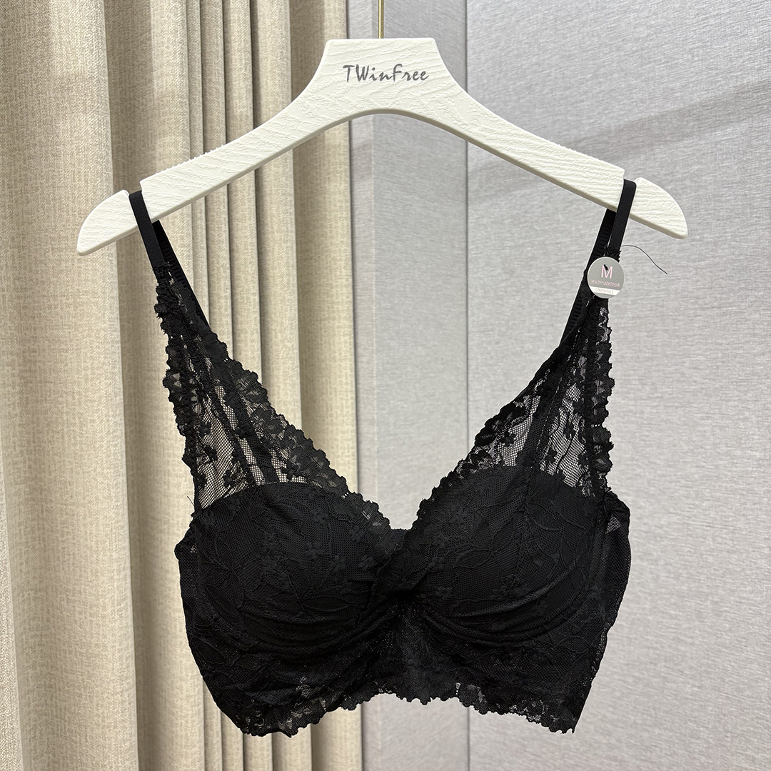 Picture of French fairy V-neck lace underwear women's elegant and light back wrap chest gathering thin breathable sexy bras