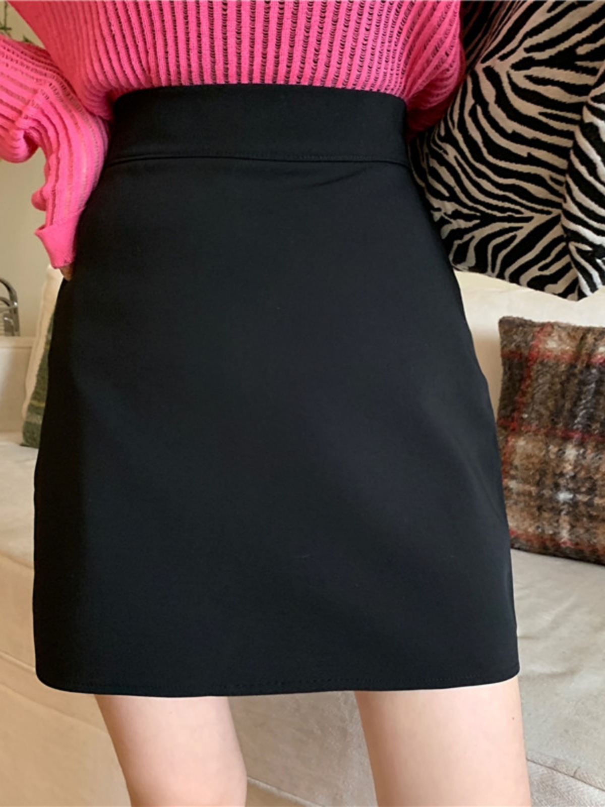 2024 New Black Skirt Women's Summer High Waist Slimming Hip Skirt Fashion Covering Short A- Line Skirt