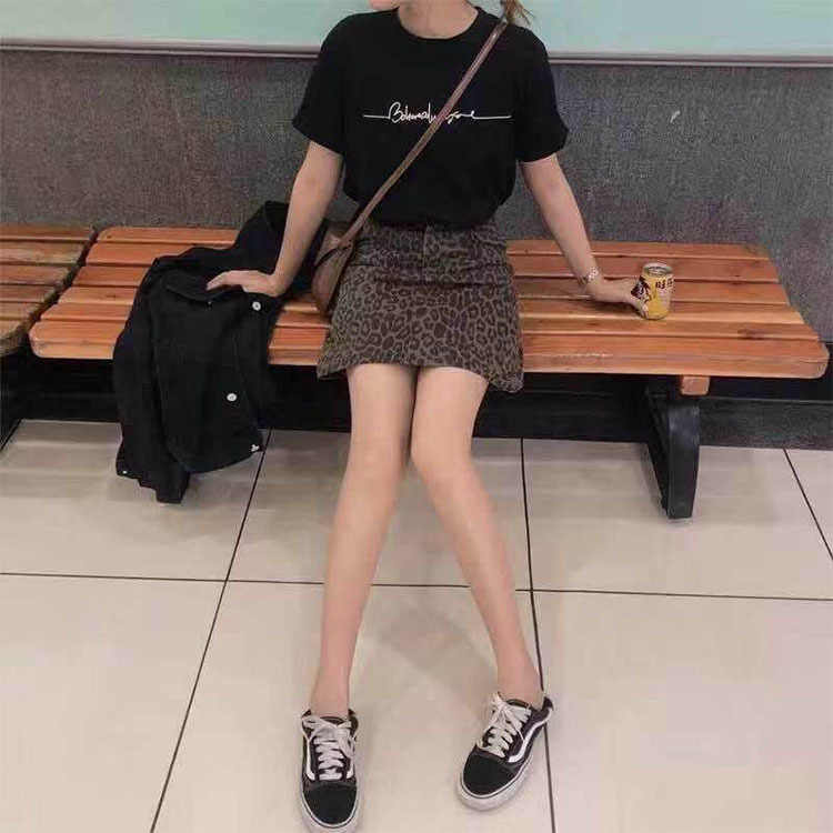 Spot supply of Lisi velvet printing leopard print all kinds of flocking cloth printing flannel printing leopard print suitable bag skirt and so on