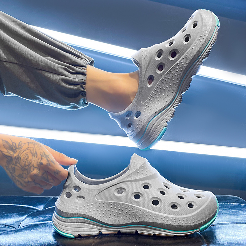 Sandals Men's Summer 2024 New Outerwear Baotou Driving Outdoor Sports Non-Slip Beach Shit-Feeling Crocs