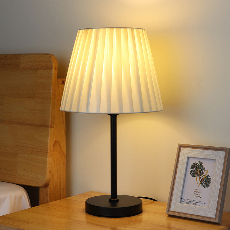 Bedroom Bedside Lamp Trendy Lamp Girly Nordic Retro Table Lamp Decoration Ins High-Value Night Light Factory