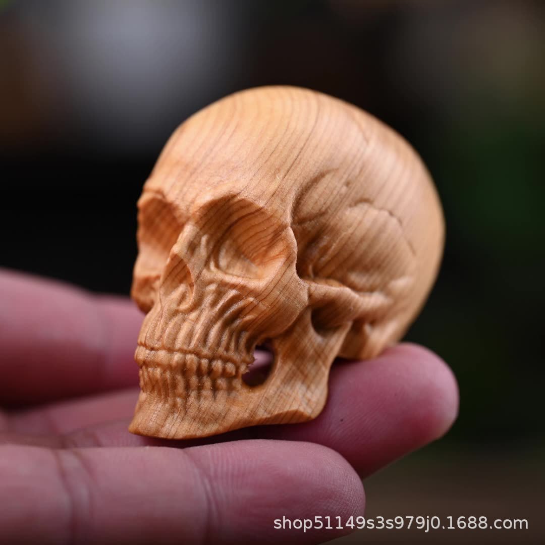 Thuja wood carving creative corpse forest master dull skull text play hand piece skull home crafts ornaments