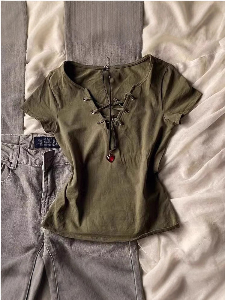 American vintage black V-neck strap short-sleeved T-shirt women's summer new slim-waisted hot girl high-waisted cropped top