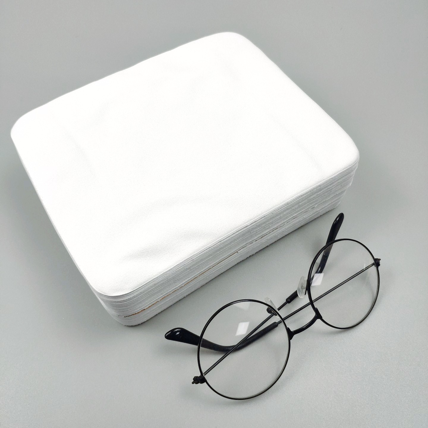 Picture of In stock suede glasses cloth ultra-fine fiber wiping cloth lens cloth of various sizes various colors wholesale fixed