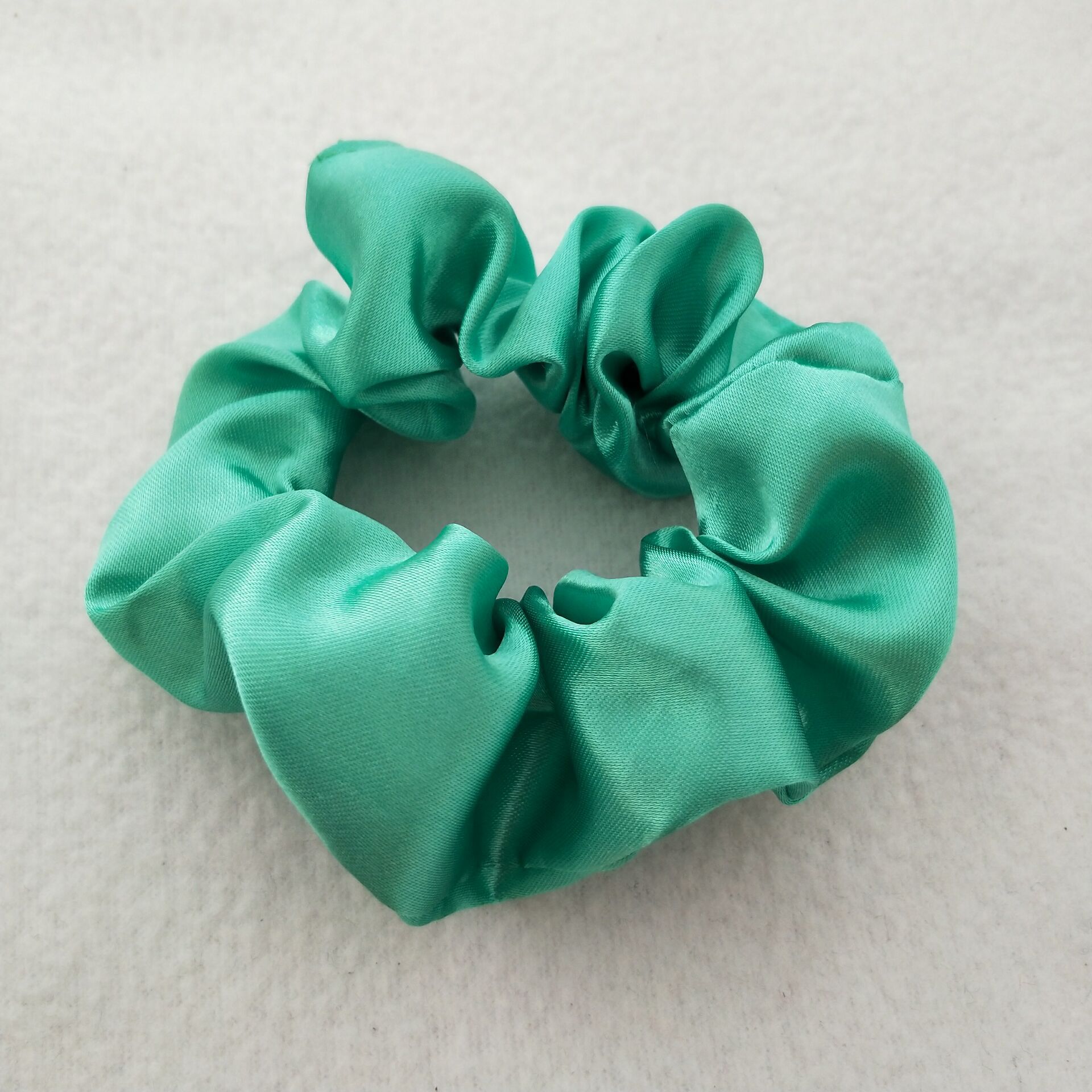 Picture of Cross-Border Amazon Satin Fabric Satin Scrunchie for Women, High-End Bun Hair Tie