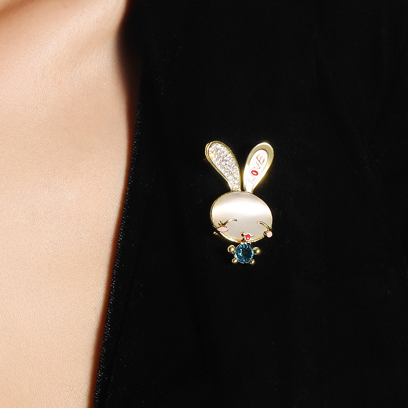 Picture of Qianyu silver cartoon cute animal small collar pin copper zircon anti-exposure Buckle bunny brooch one-piece delivery