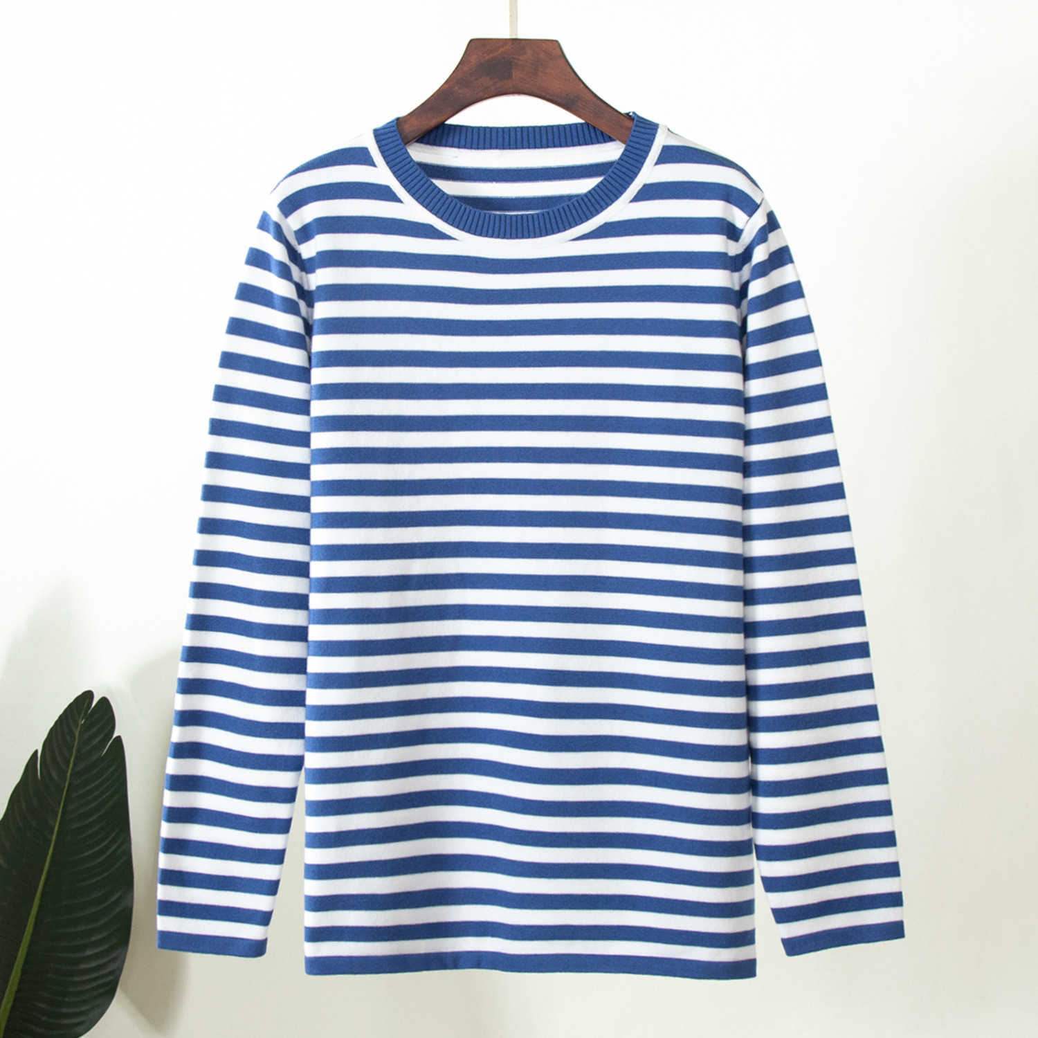 Picture of Cross-Border Round Neck Knitted Striped Sweater European and American 2025 Spring Versatile Classic Retro Striped Pullover Sweater for Women