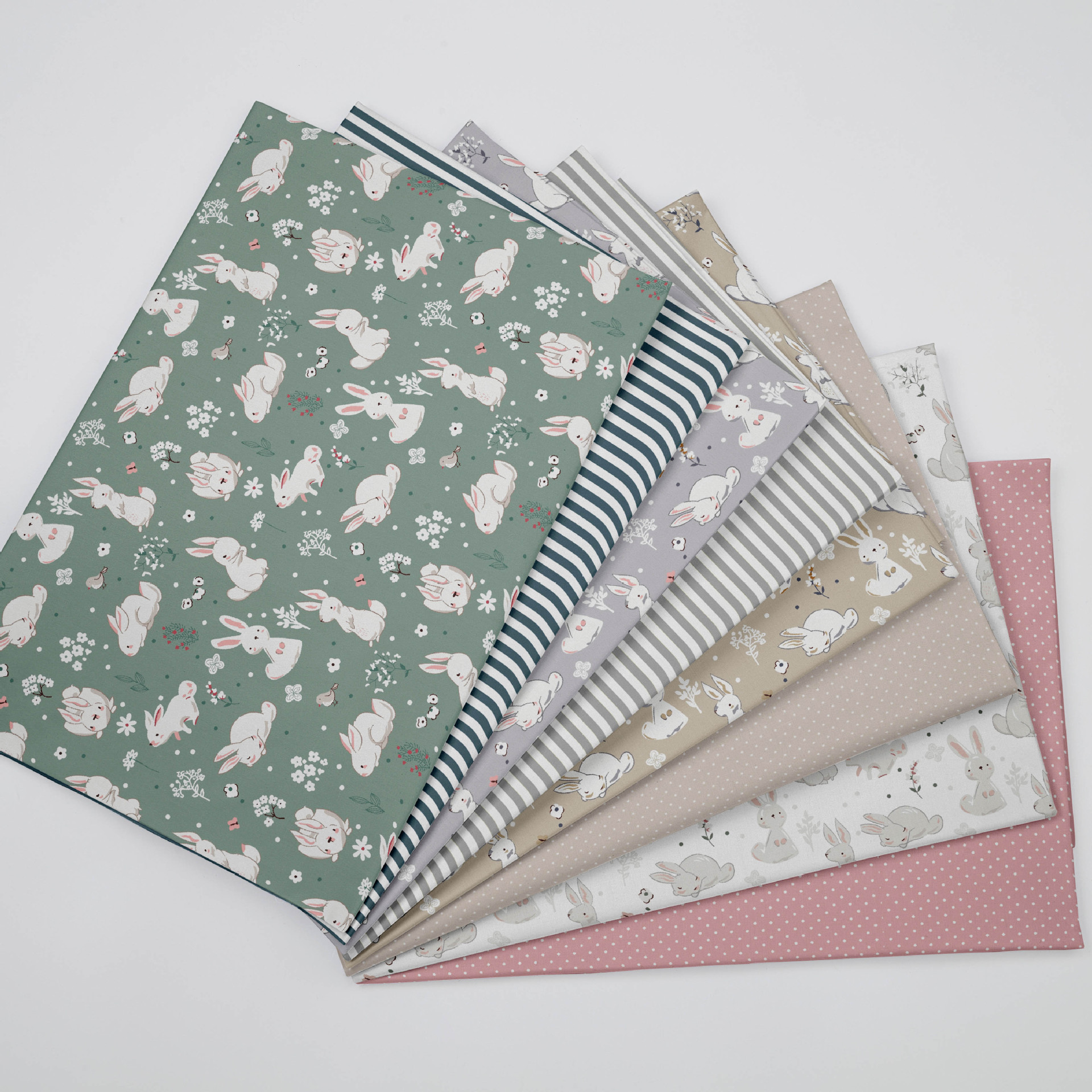 Wholesale supply of 133*72 twill printed fabric, cartoon print, 40-count cotton cloth, 1.6 meters wide