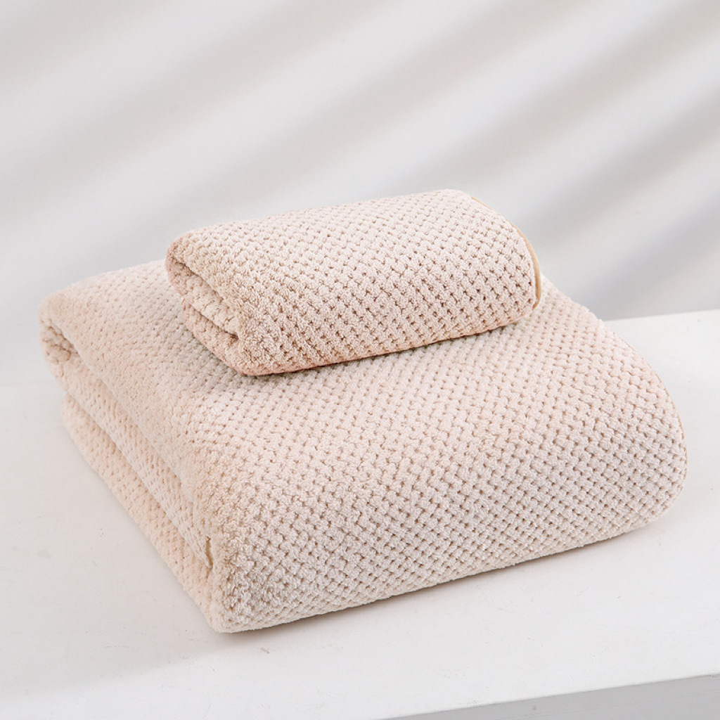 Picture of Pineapple Big Bath Towel Face Towel Coral Fleece Bath Towel Three-Piece Set Thickened Cotton Soft Quick-Drying Beach Towel