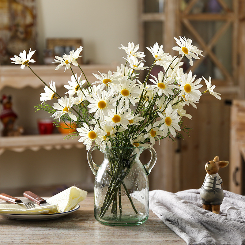 Picture of 5 heads Dutch Daisy small Daisy Persian artificial flower silk flower small wild chrysanthemum false flower Daisy decoration wedding wholesale