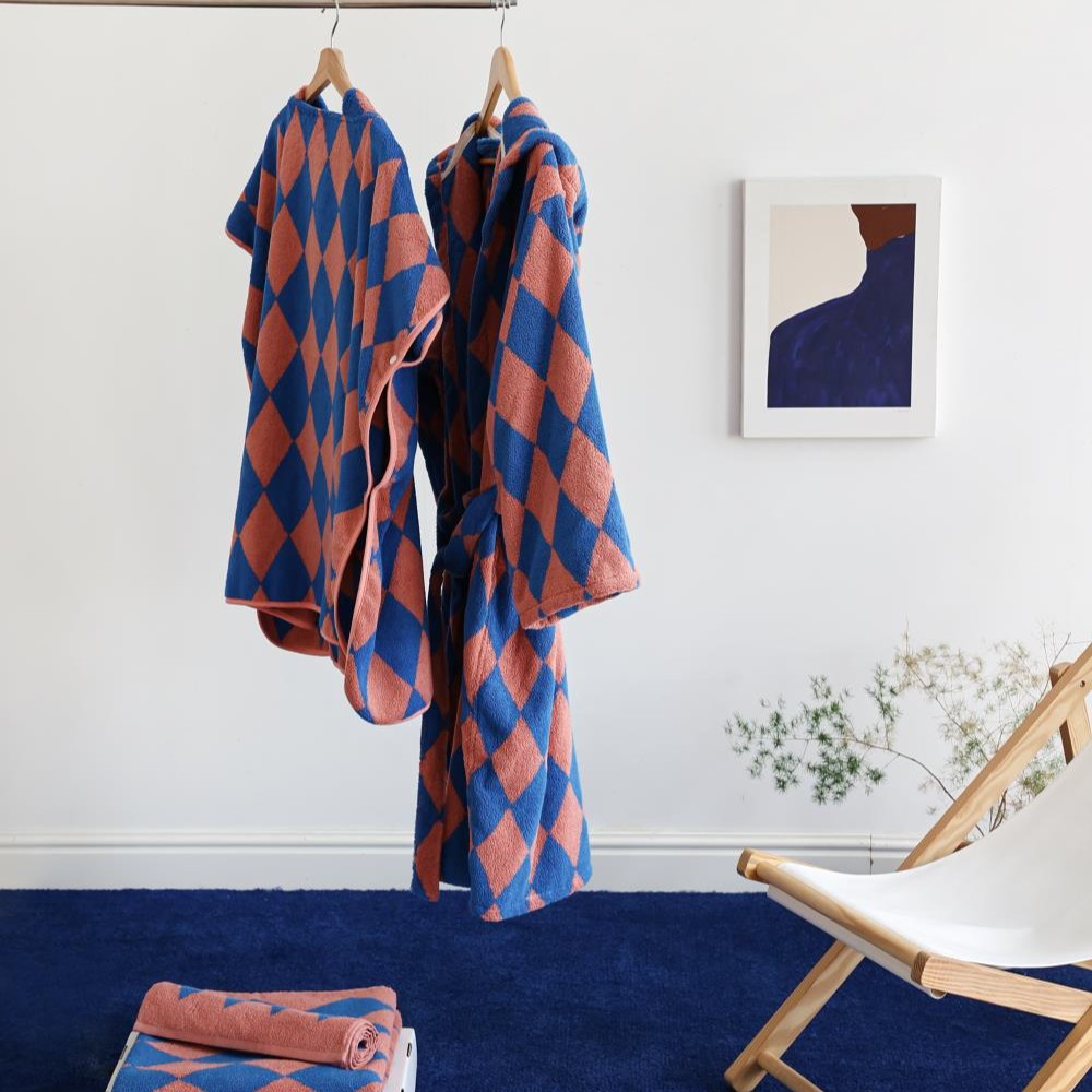 Picture of Pure Cotton Class A Combed Cotton Towel Retro Two-color Bathroom Absorbent Bath Towel Adult Bathrobe Towel Slippers