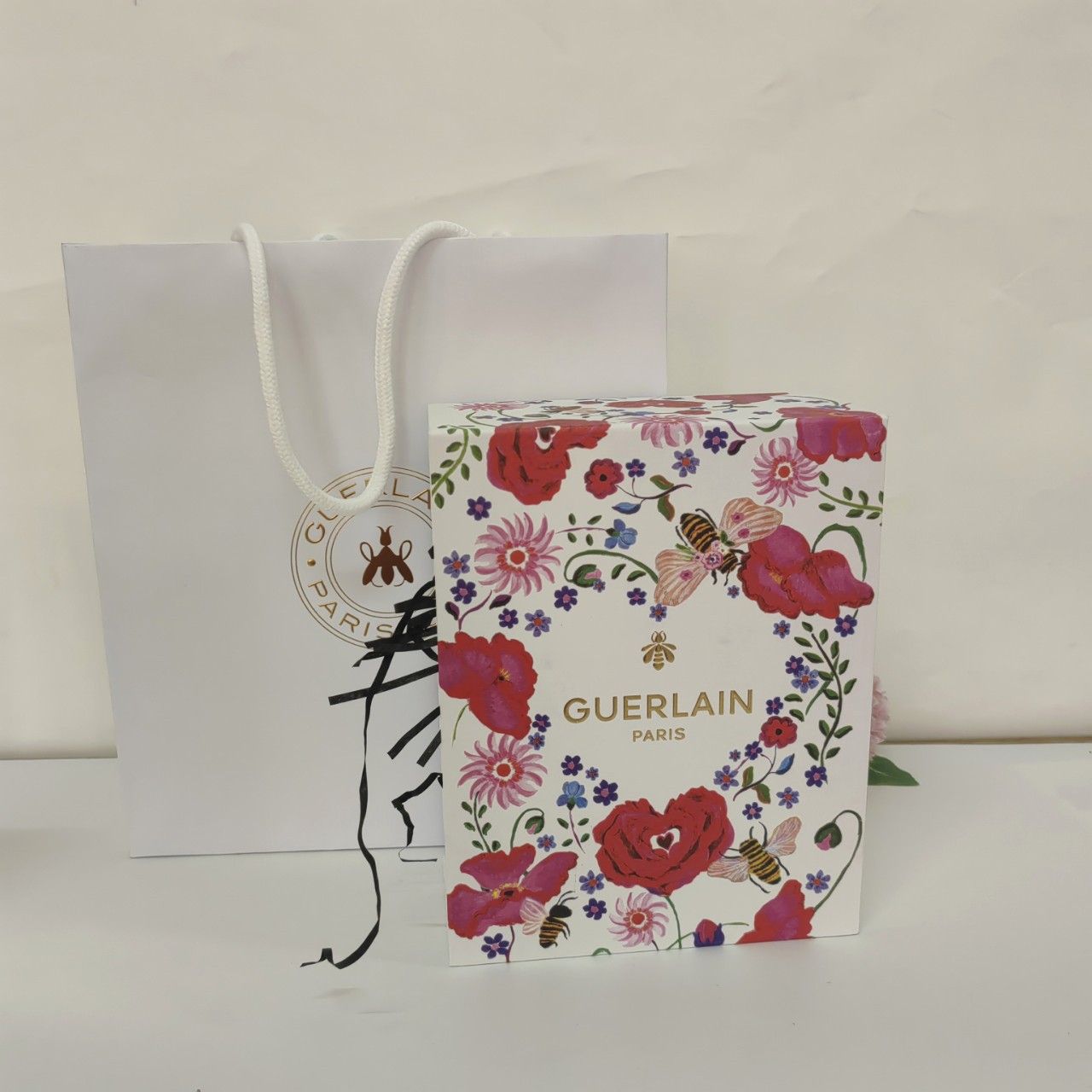 Jiao Lan Imperial Bee Essence Water Gift Box Book Shape Gift Box Handbag