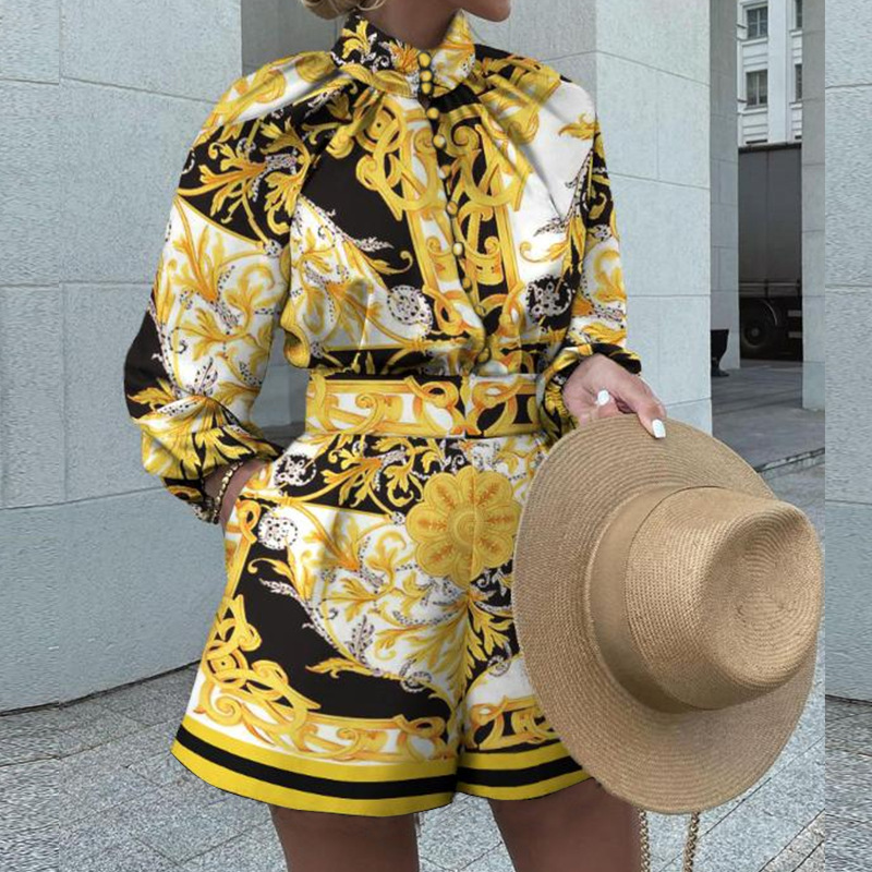 Picture of Fd437 Spot 2025 European and American Autumn and Winter Women's Clothing Shopify Printed Long-Sleeved Tops and Shorts Set Two-Piece Set
