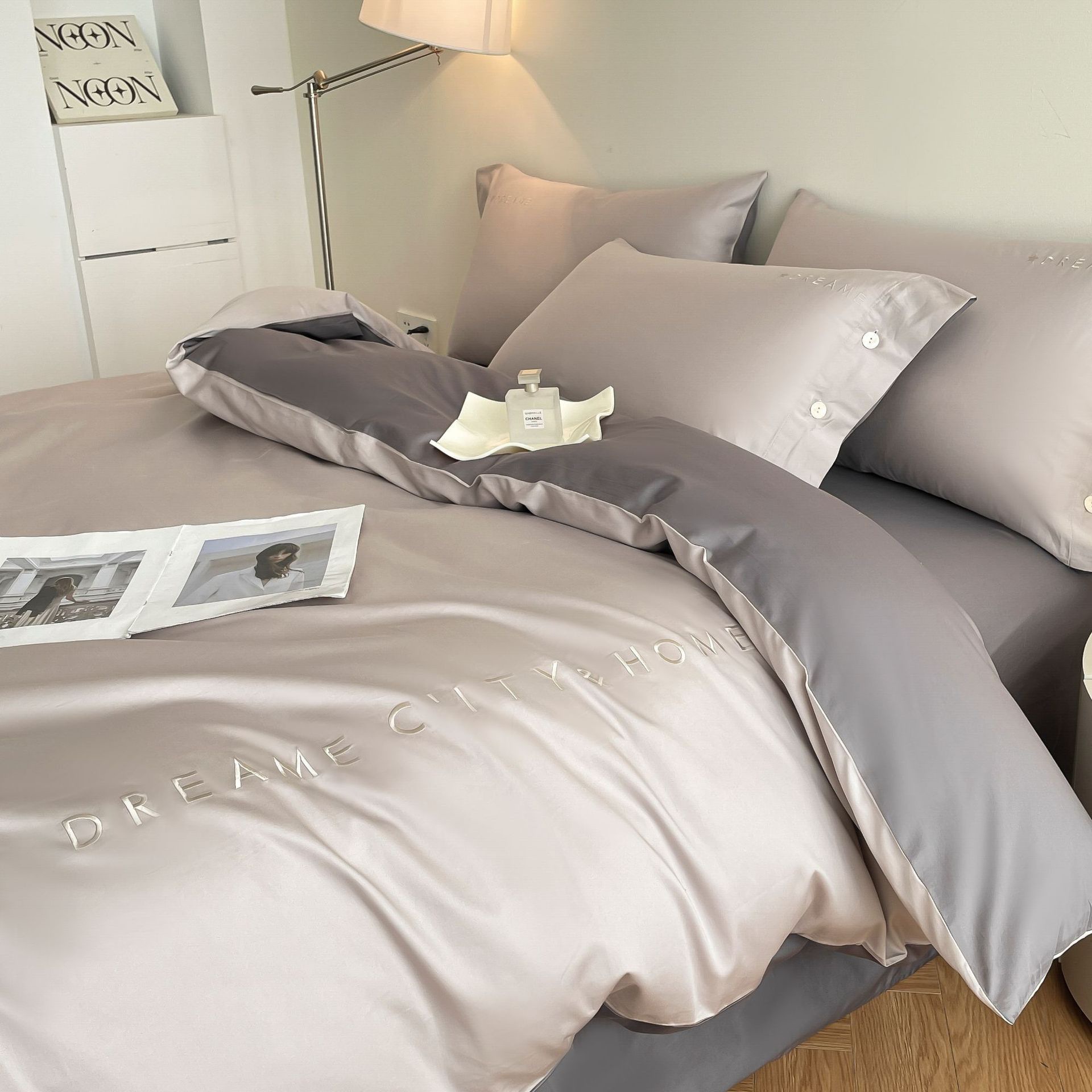 Picture of 60 Xinjiang long-staple cotton four-piece cotton bed sheet bed hat light luxury embroidery dormitory three-piece cotton bedding s