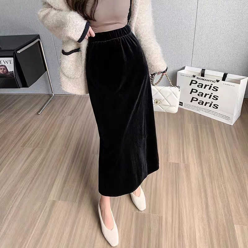 Picture of Velvet Skirt Side Open Back Split Skirt Women's Thickened Autumn and Winter 2024 New Mid-length High Waist Black Straight Skirt