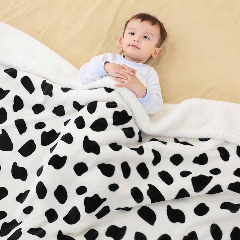 Flannel Blanket Children's Lamb Fleece Blanket Double-layer Thickened Coral Fleece Quilt Nap Kindergarten Baby Blanket