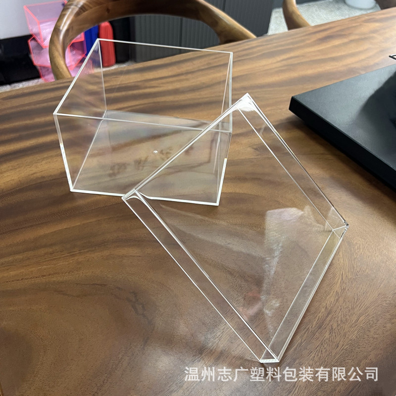 Picture of Gift crystal box 20*20 * 12.5cm wedding return gift bridesmaid set acrylic ps wholesale