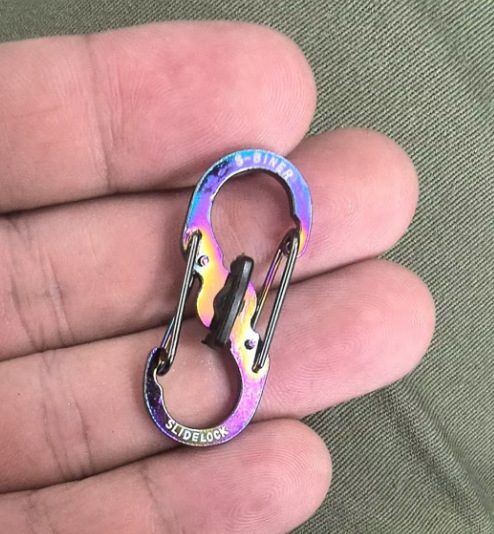 Picture of Fox Small size stainless steel 8-word buckle with lock anti-theft S buckle key chain travel bag buckle